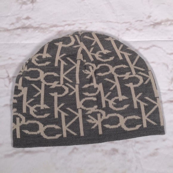 Calvin Klein beanie hat. Light gray Creme Stretch CK Logo design - Picture 1 of 9